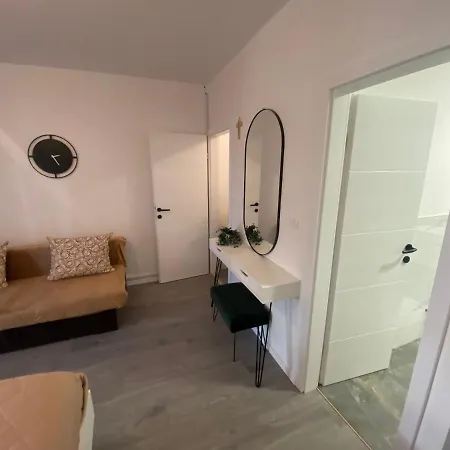 Apartements Sarah アパート *