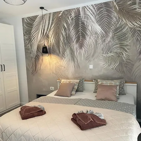 Апартаменты Apartements Sarah *