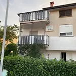 Διαμέρισμα Apartements Sarah *